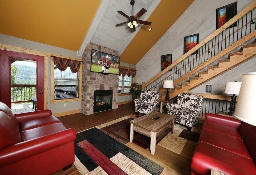 キャビン, Above It All   Four Bedroom Cabin