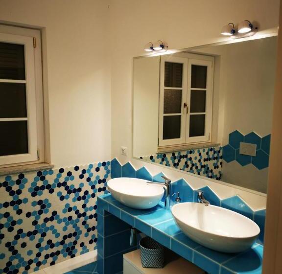 اتاق لوکس با تخت بزرگ, B&b Luna Nuova