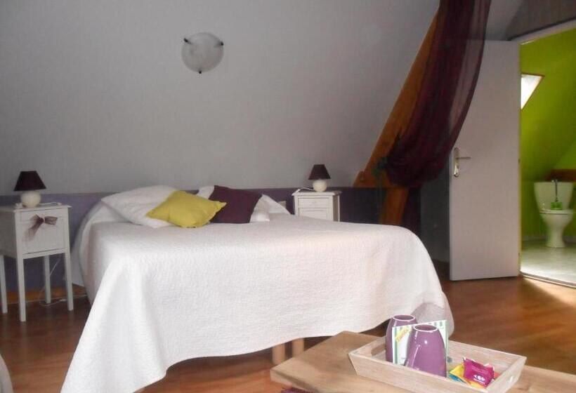 Трехместный Номер Стандарт Вид на Сад, Chambre Du Panorama