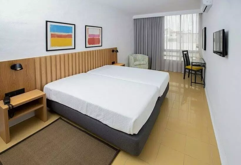 Huoneisto 3 Makuuhuonetta, Apartahotel Foz Atlantida