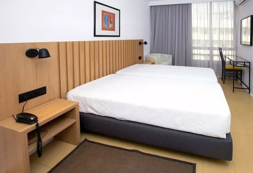 Huoneisto 3 Makuuhuonetta, Apartahotel Foz Atlantida