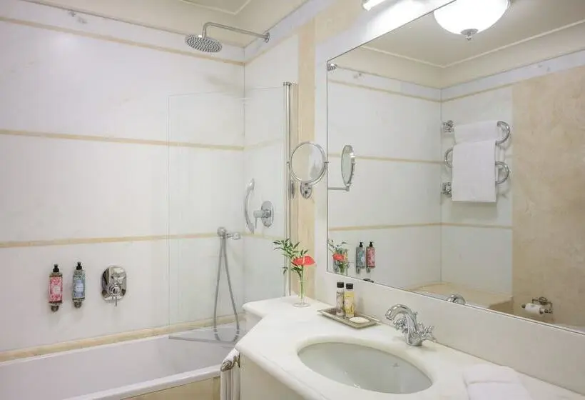 اتاق استاندارد سه نفره, Grand Hotel Continental Siena - Starhotels Collezione