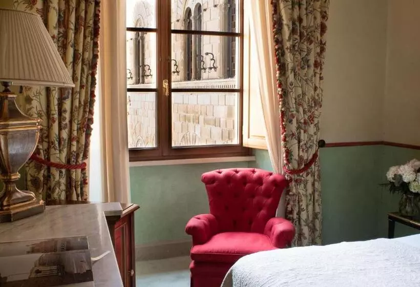 اتاق کلاسیک, Grand Hotel Continental Siena Starhotels Collezione