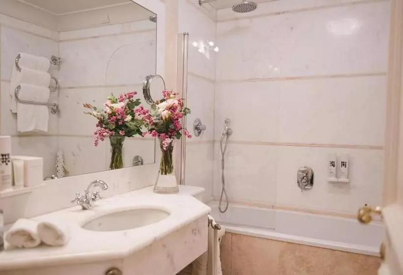 اتاق لوکس, Grand Hotel Continental Siena Starhotels Collezione