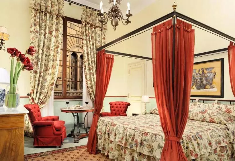 اتاق لوکس, Grand Hotel Continental Siena Starhotels Collezione