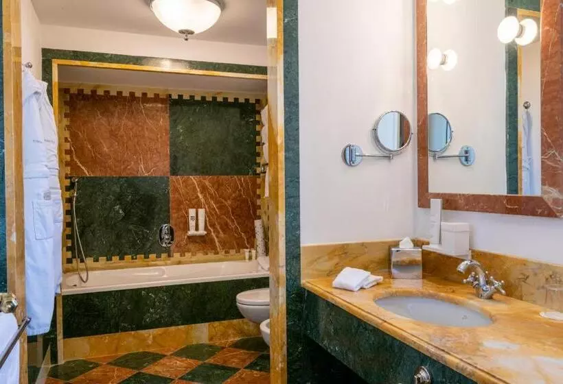 سوئیت با چشمانداز, Grand Hotel Continental Siena Starhotels Collezione