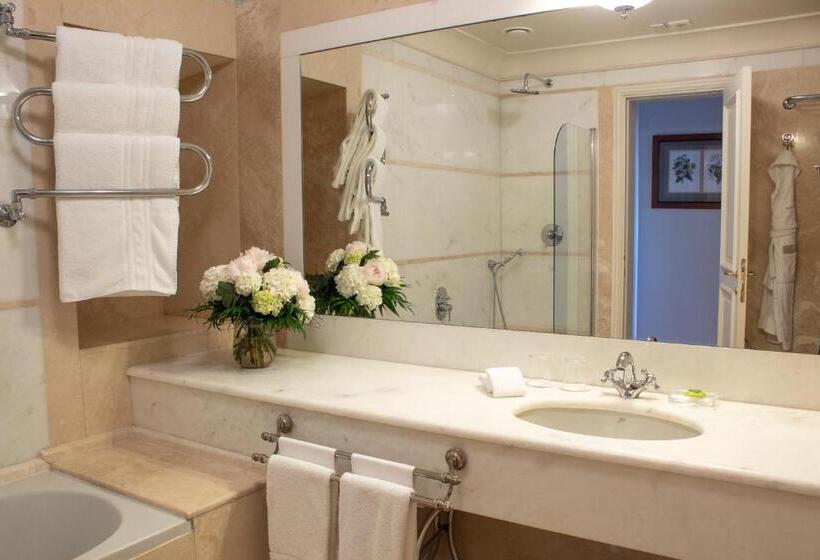 带观景的豪华间, Grand Hotel Continental Siena   Starhotels Collezione