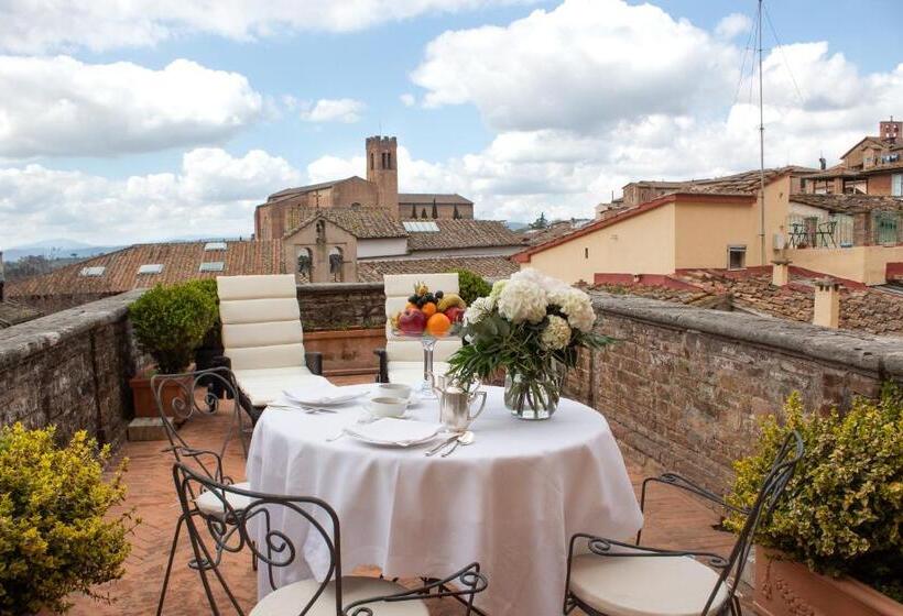 带露台的豪华间, Grand Hotel Continental Siena   Starhotels Collezione