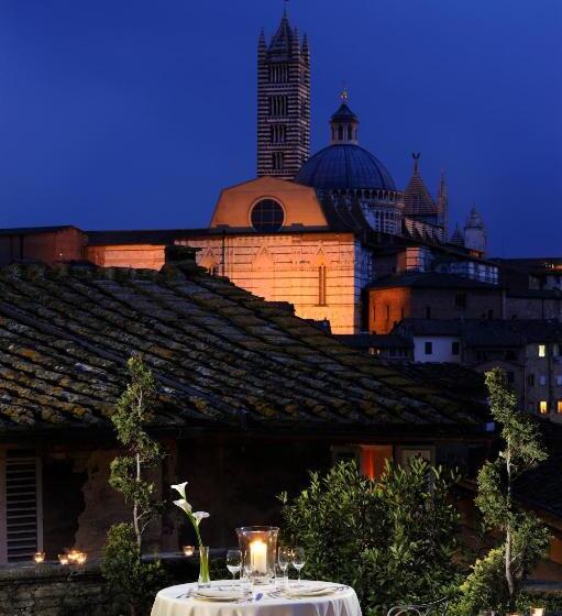 带露台的豪华间, Grand Hotel Continental Siena   Starhotels Collezione