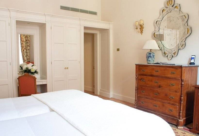 标准三人间, Grand Hotel Continental Siena   Starhotels Collezione