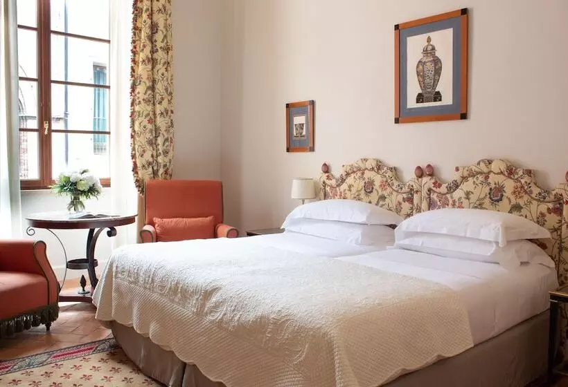 اتاق لوکس, Grand Hotel Continental Siena Starhotels Collezione