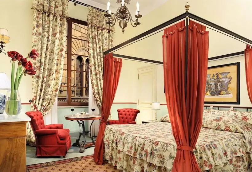 اتاق لوکس, Grand Hotel Continental Siena Starhotels Collezione