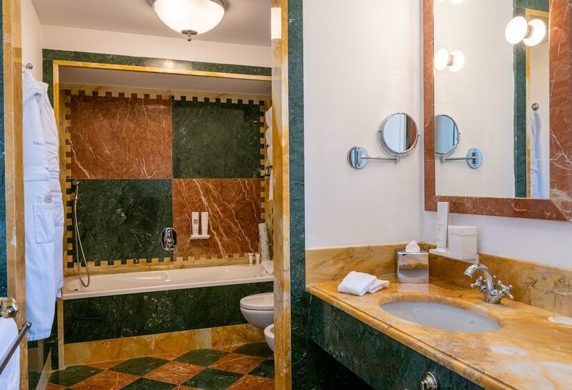 可观景的套房, Grand Hotel Continental Siena   Starhotels Collezione