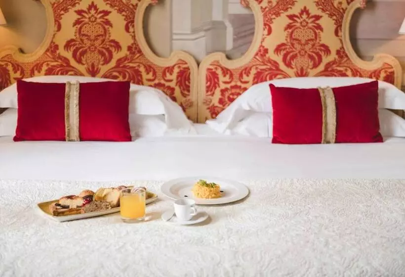 اتاق لوکس با تراس, Grand Hotel Continental Siena Starhotels Collezione