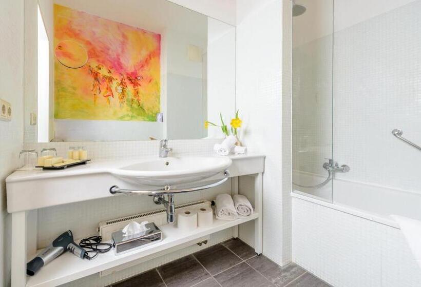 غرفة قياسية, Herzoghof