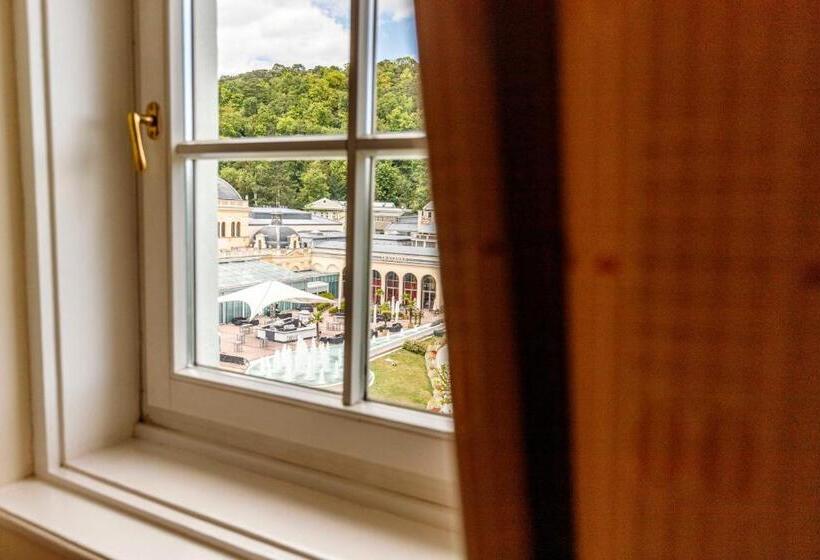 غرفة قياسية ثلاثية, Herzoghof