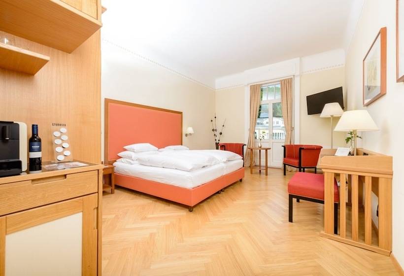 غرفة قياسية ثلاثية, Herzoghof