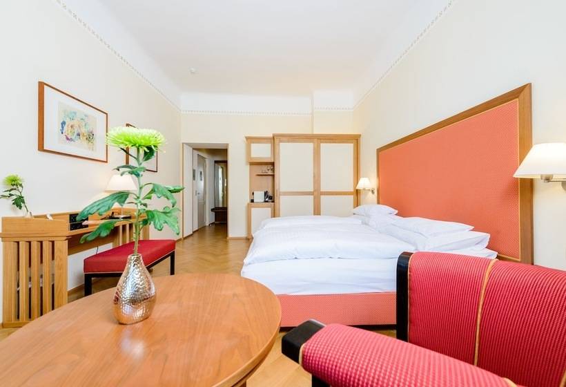 غرفة قياسية ثلاثية, Herzoghof