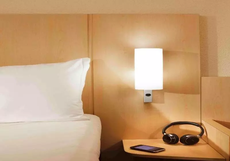 اتاق استاندارد با تخت دوبل, Ibis Cardiff