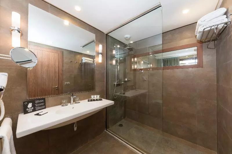 اتاق استاندارد, Ibis Cardiff
