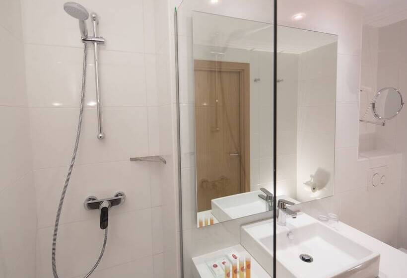 اتاق اکونومی, Js Alcudimar