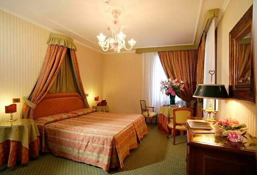 اتاق استاندارد سه نفره, Kette