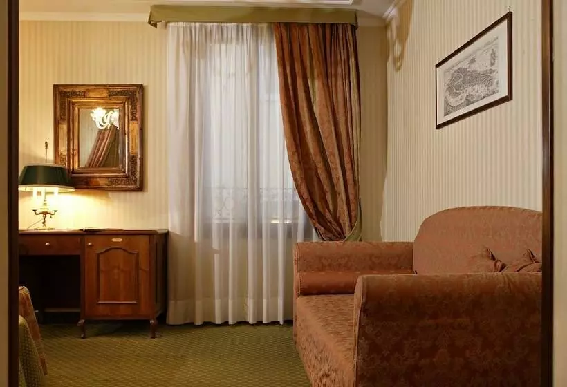 اتاق استاندارد سه نفره, Kette