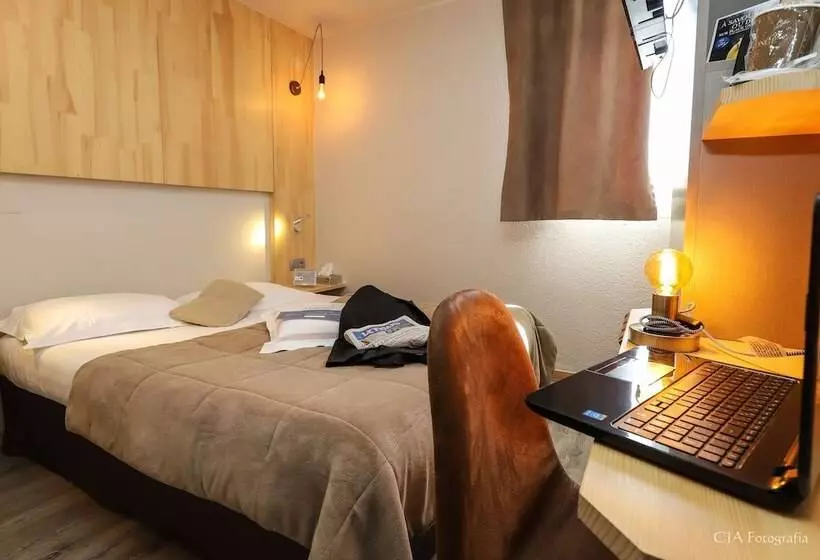 ダブルベッドスタンダードルーム, Restaurant Kyriad Brive Centre