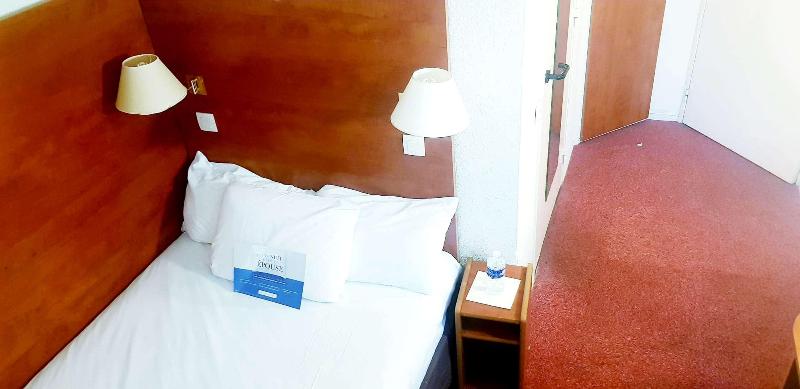 غرفة قياسية فردية, Kyriad Chantilly