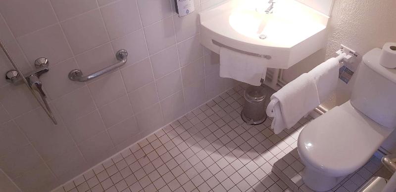 غرفة قياسية فردية, Kyriad Chantilly