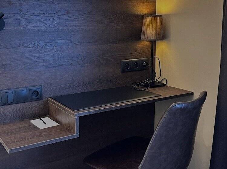 סוויטת ג'וניור, Melba