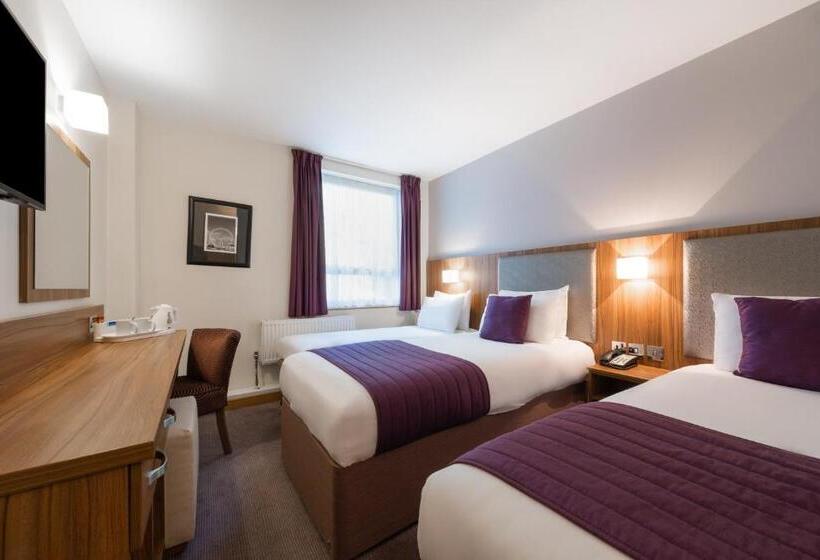 스탠다드 트리플 룸, Quality Hotel Hampstead