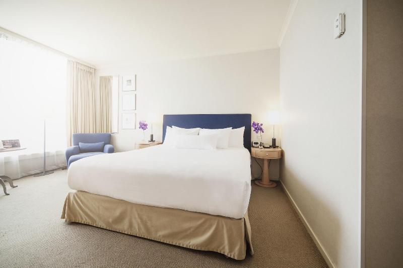 带大床的高级房间, Rotterdam Marriott