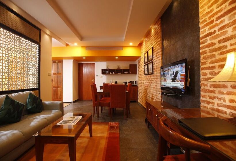 سوییت خانوادگی, Royal Singi