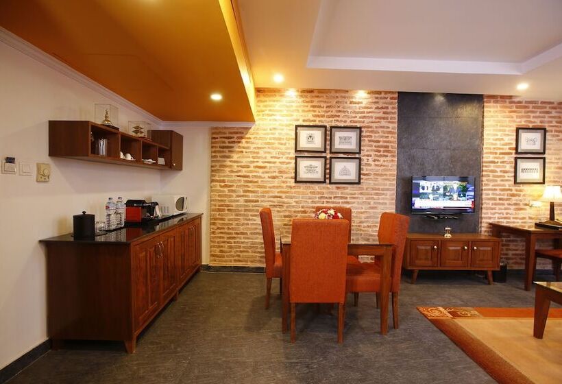 سوییت خانوادگی, Royal Singi