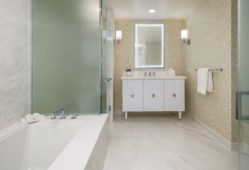 스탠다드 스튜디오 더블 침대, The Beverly Hilton