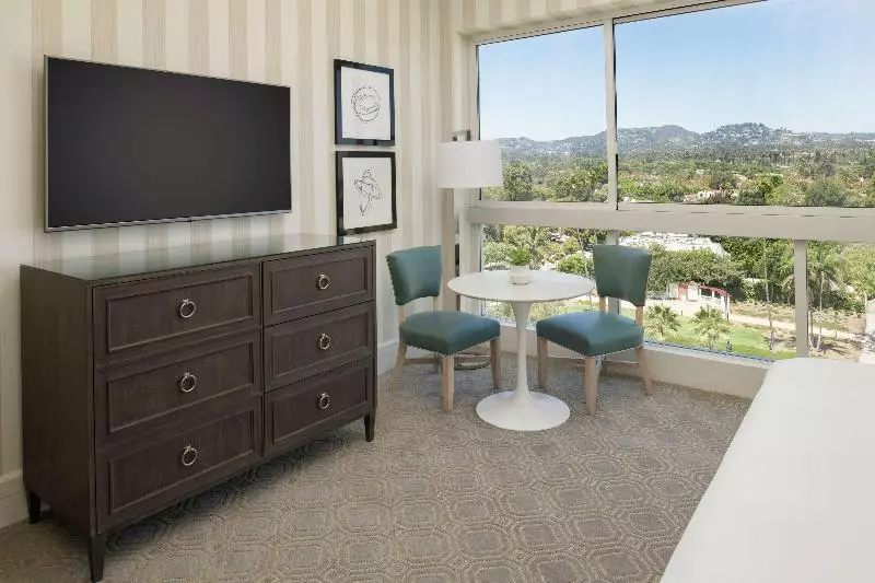 Deluxe-huone, The Beverly Hilton
