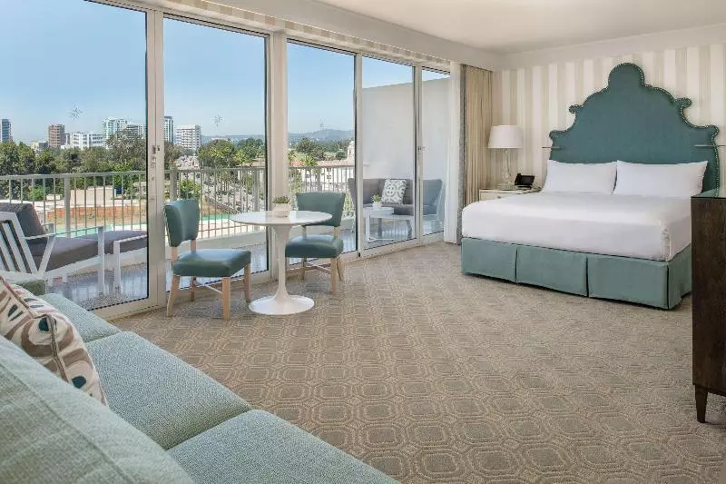 Premium-studio, The Beverly Hilton