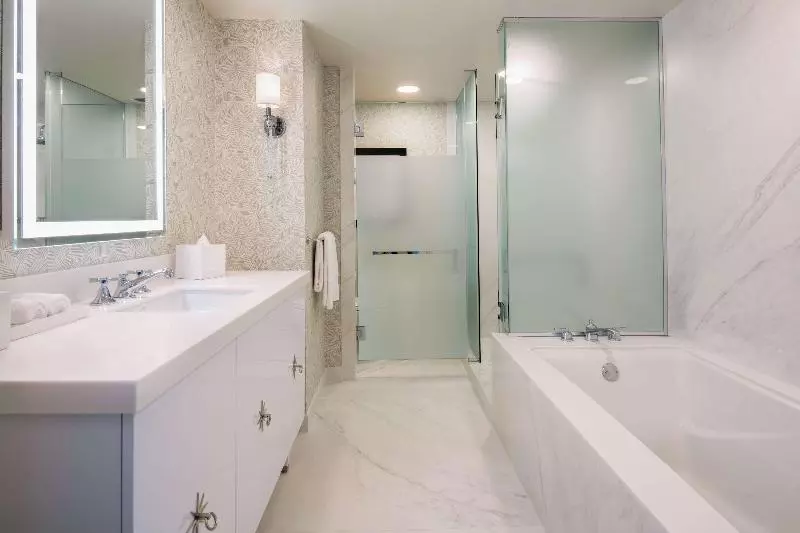Premium-studio, The Beverly Hilton