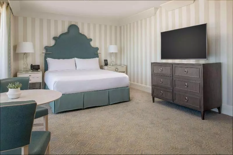 Premium-studio, The Beverly Hilton