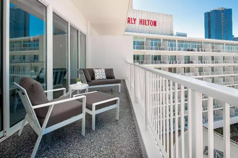 Premium-studio, The Beverly Hilton