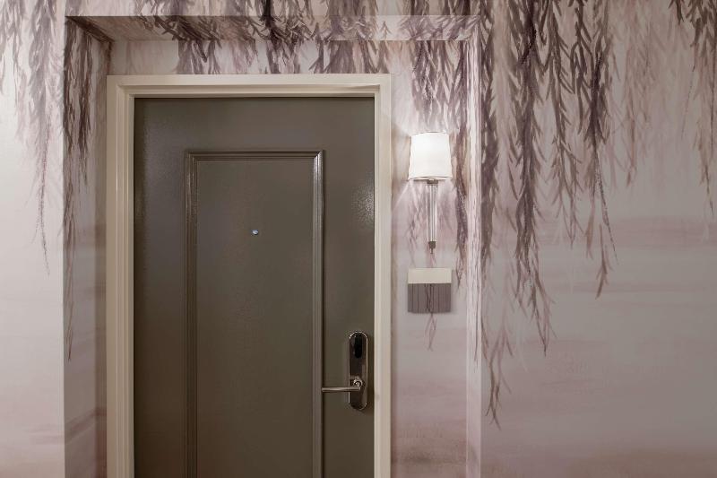 스탠다드 스튜디오 킹침대, The Beverly Hilton