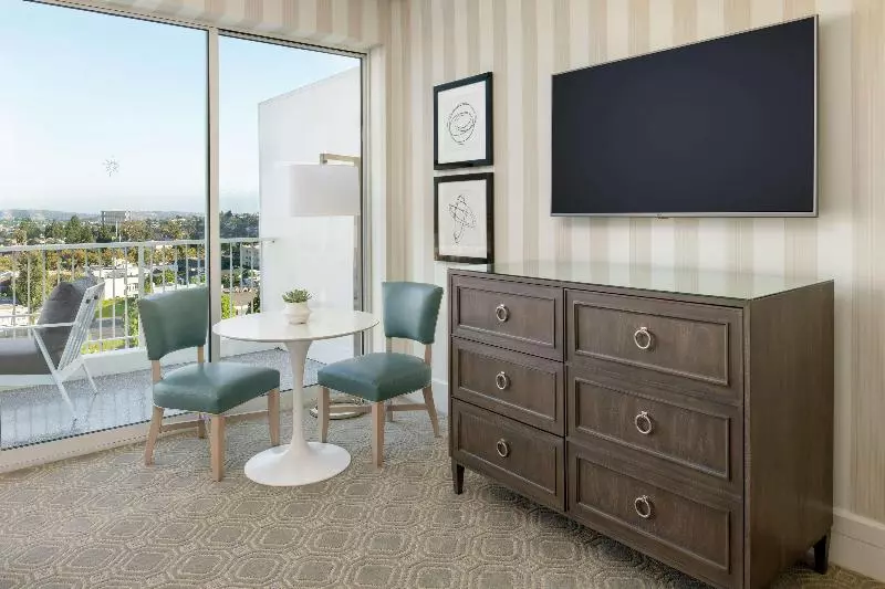 Deluxe-huone, The Beverly Hilton