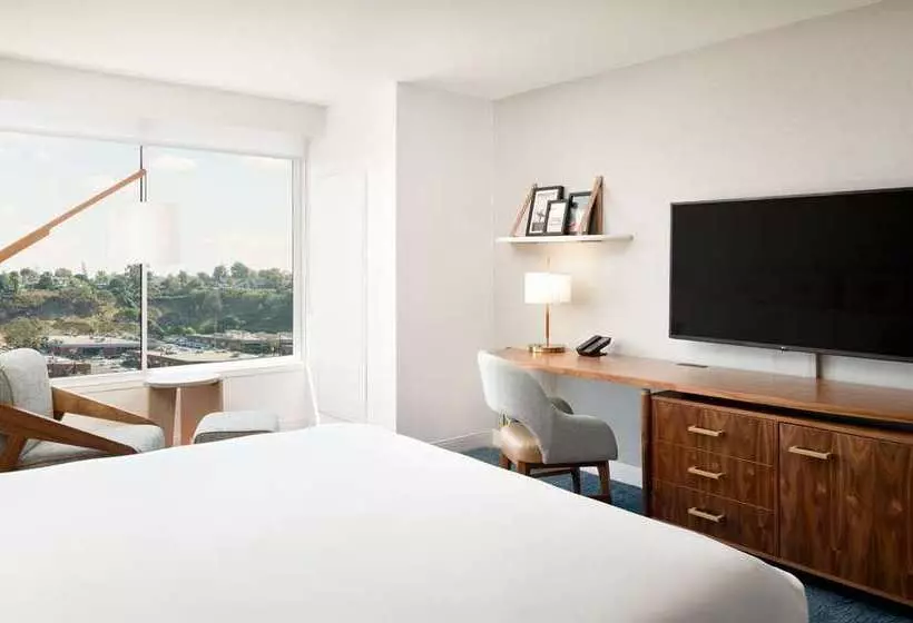 Standard-huone King-vuode, The Beverly Hilton