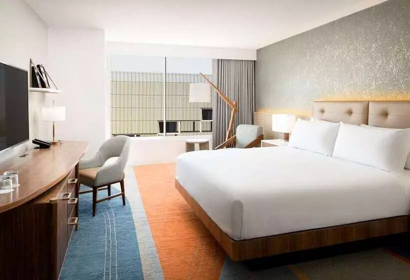 Standard-huone King-vuode, The Beverly Hilton