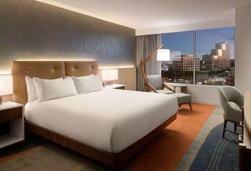 Standard-huone King-vuode, The Beverly Hilton
