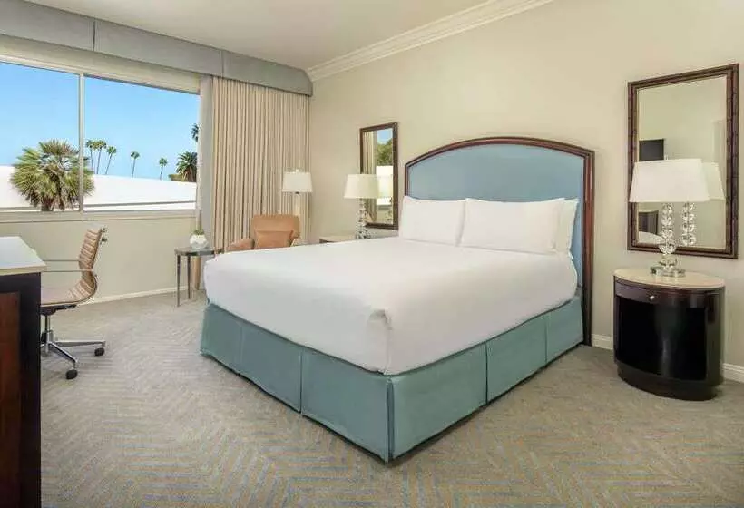 Standard-huone King-vuode, The Beverly Hilton