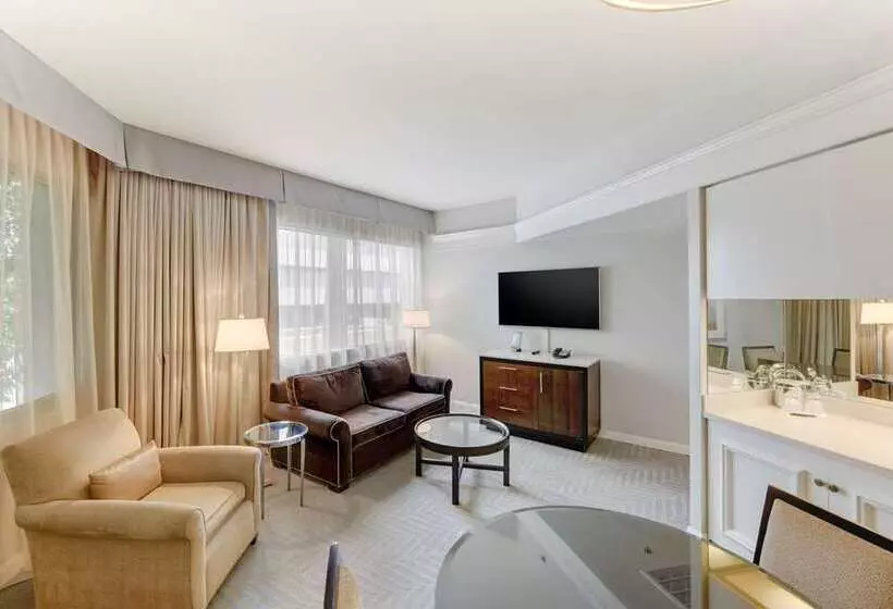 Standard-huone King-vuode, The Beverly Hilton