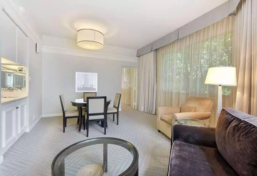 Standard-huone King-vuode, The Beverly Hilton