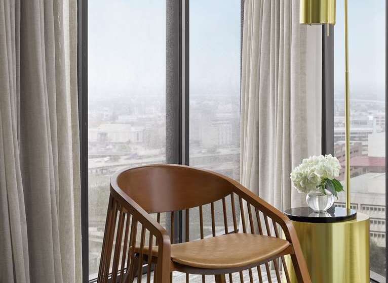 스탠다드 룸 킹사이즈 침대, The Beverly Hilton